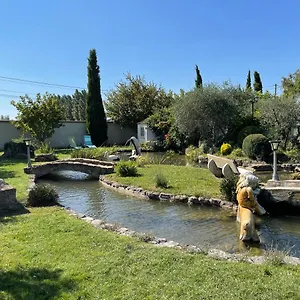https://studio-les-petits-lutins.fr-provencehotel.com